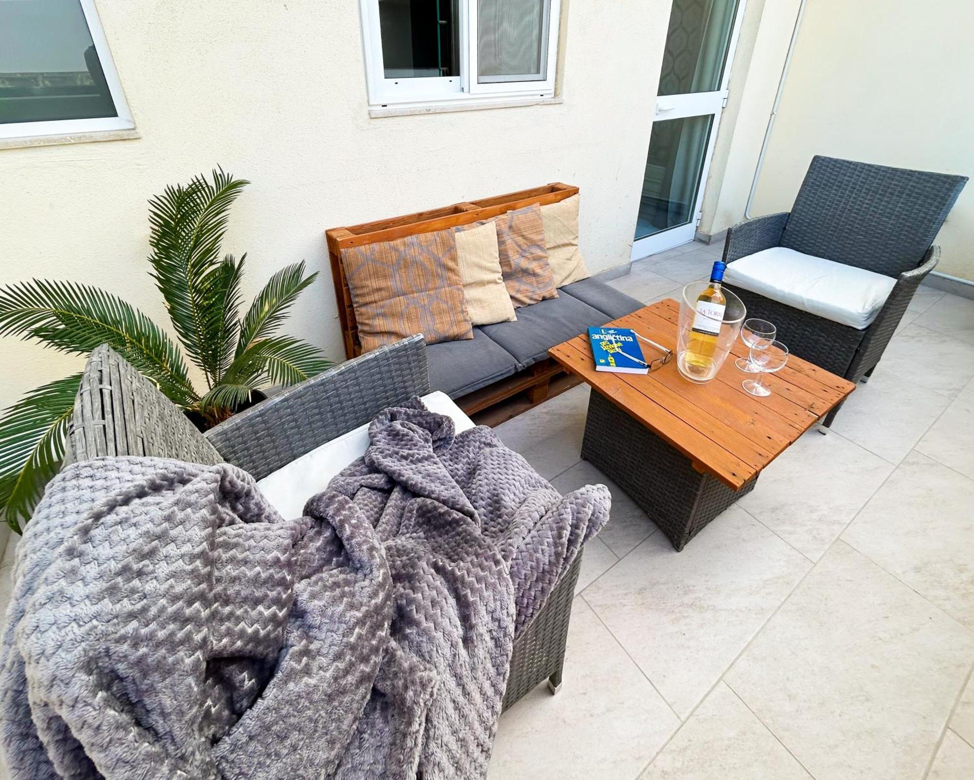 Arzella Apartments Xlendi Stylish Stay Near Beach Local Eats Exterior foto